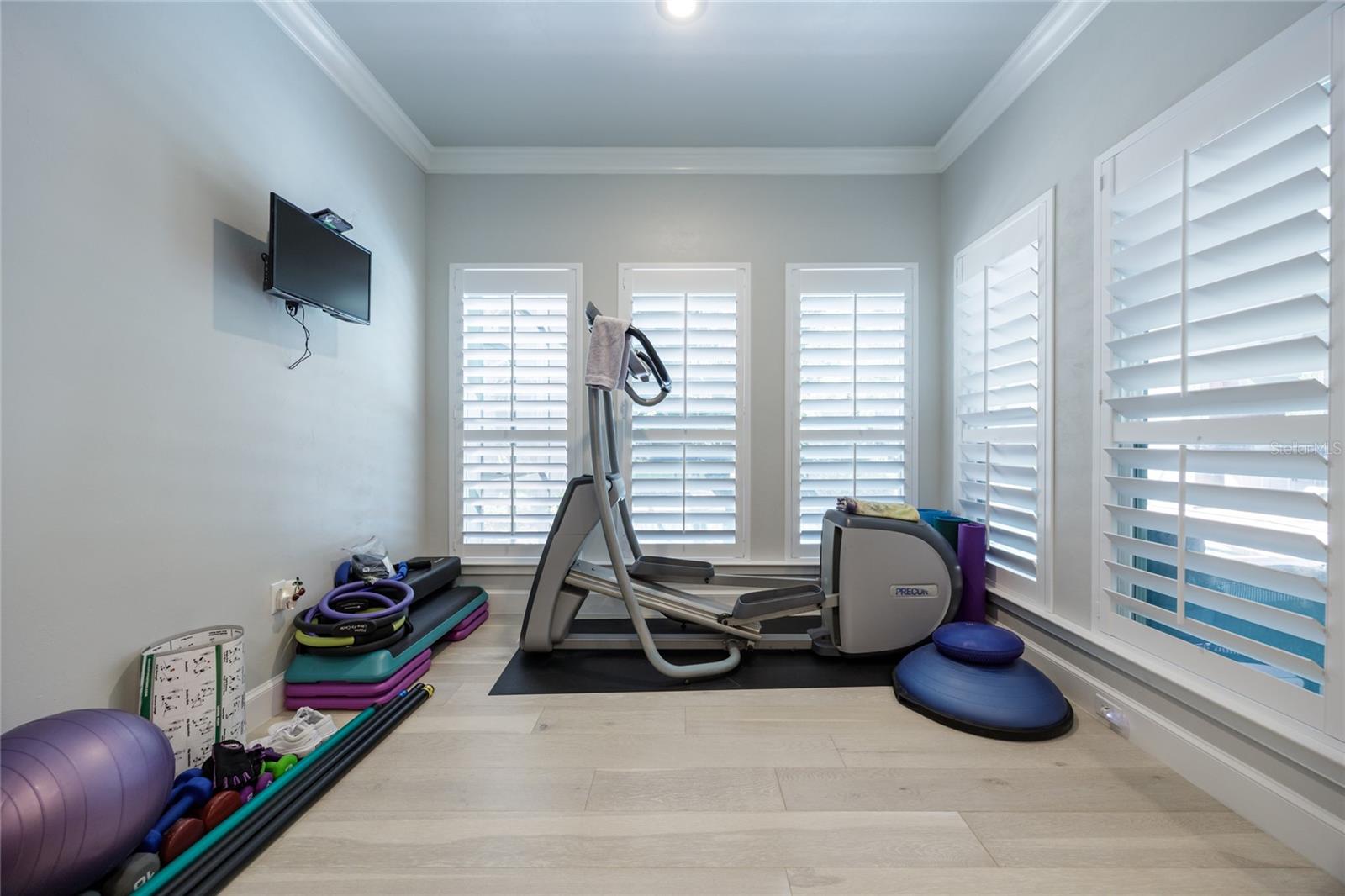 Image 41 of 82 For 2924 106th Street