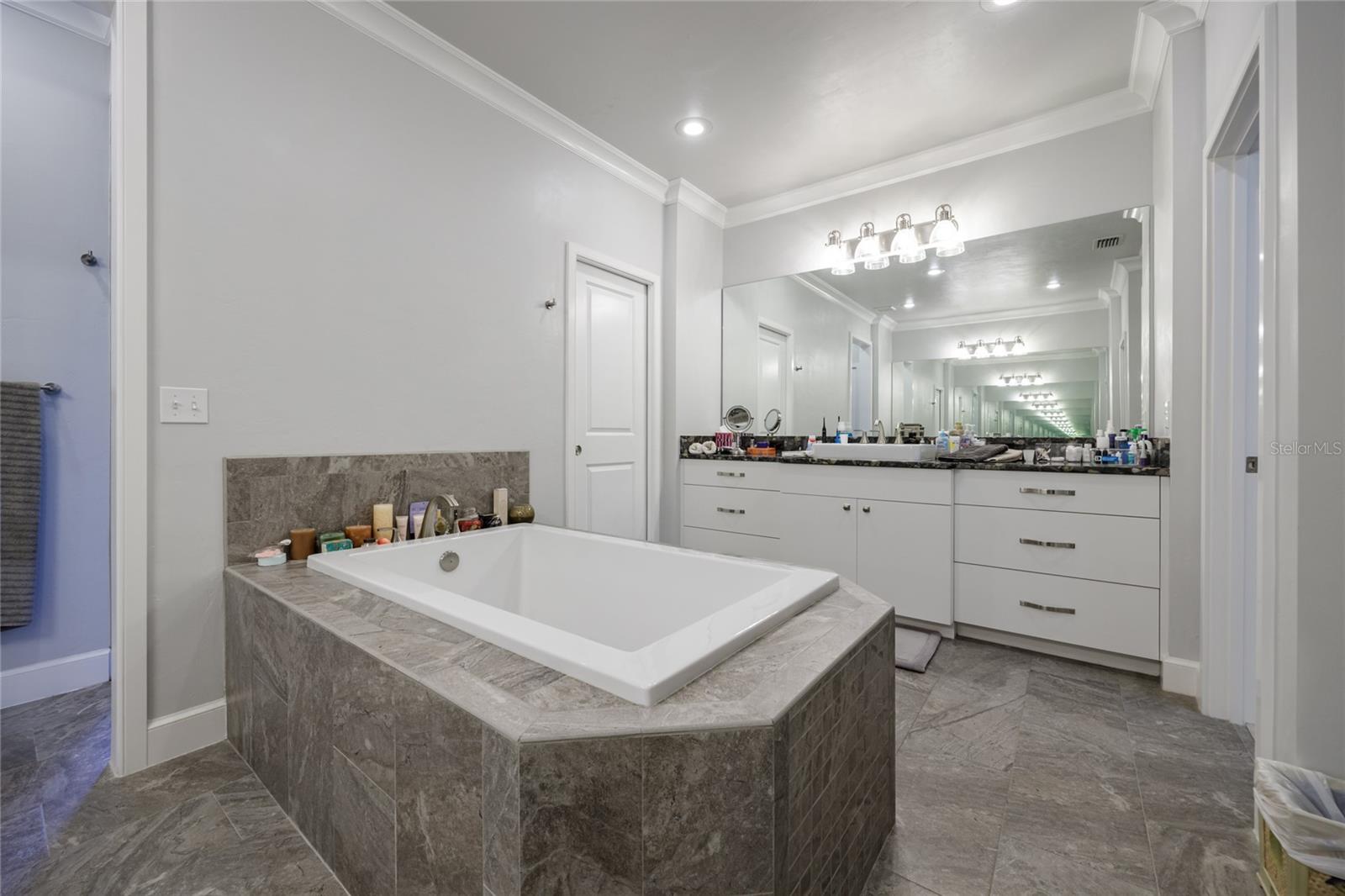 Image 43 of 82 For 2924 106th Street