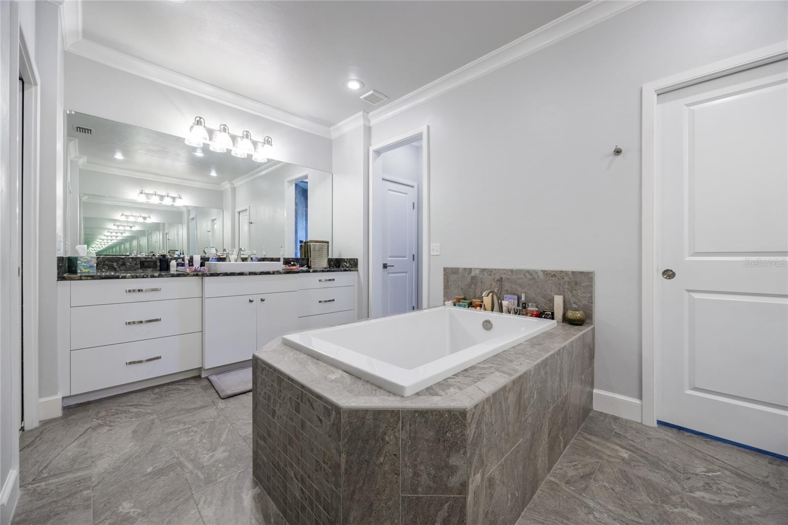 Image 45 of 82 For 2924 106th Street