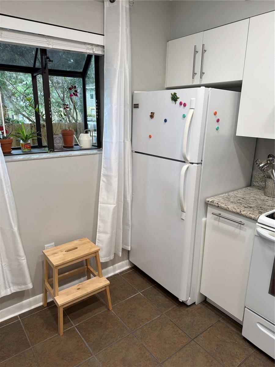 Image 4 of 21 For 2217 39th Way