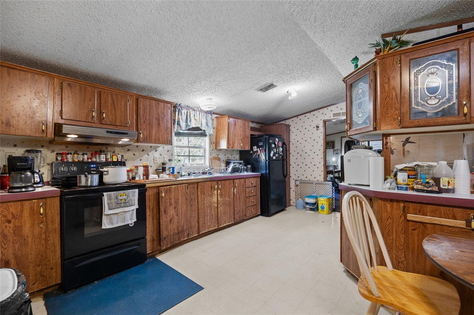 Image 16 of 24 For 427 Buck Court