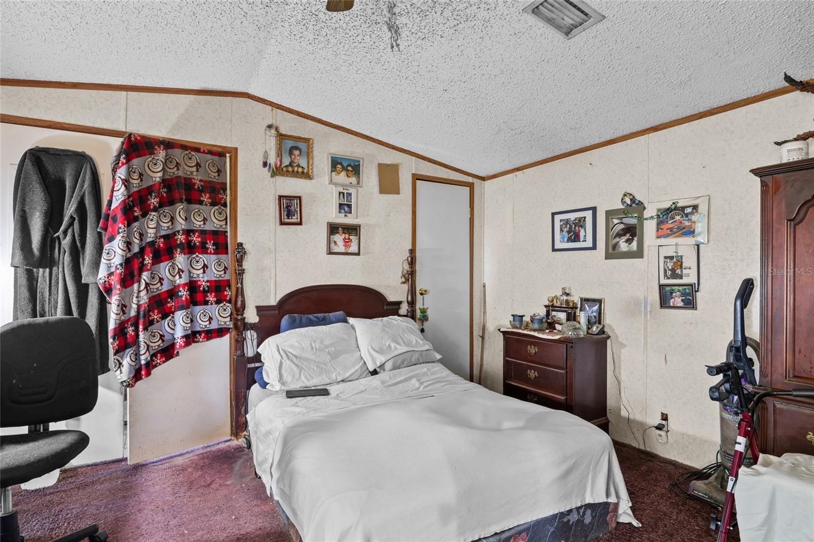 Image 19 of 24 For 427 Buck Court