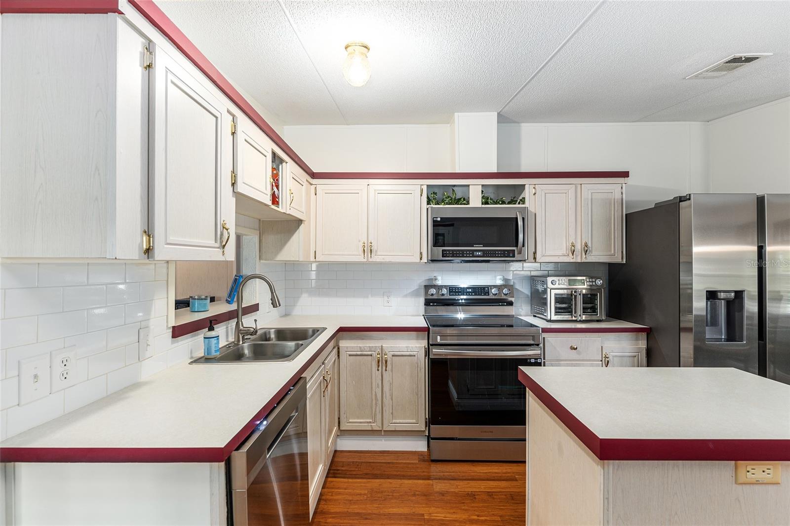Image 15 of 47 For 610 251st Street