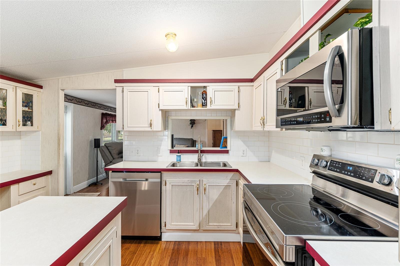 Image 16 of 47 For 610 251st Street