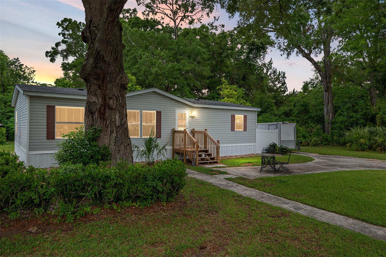 Image 2 of 47 For 610 251st Street