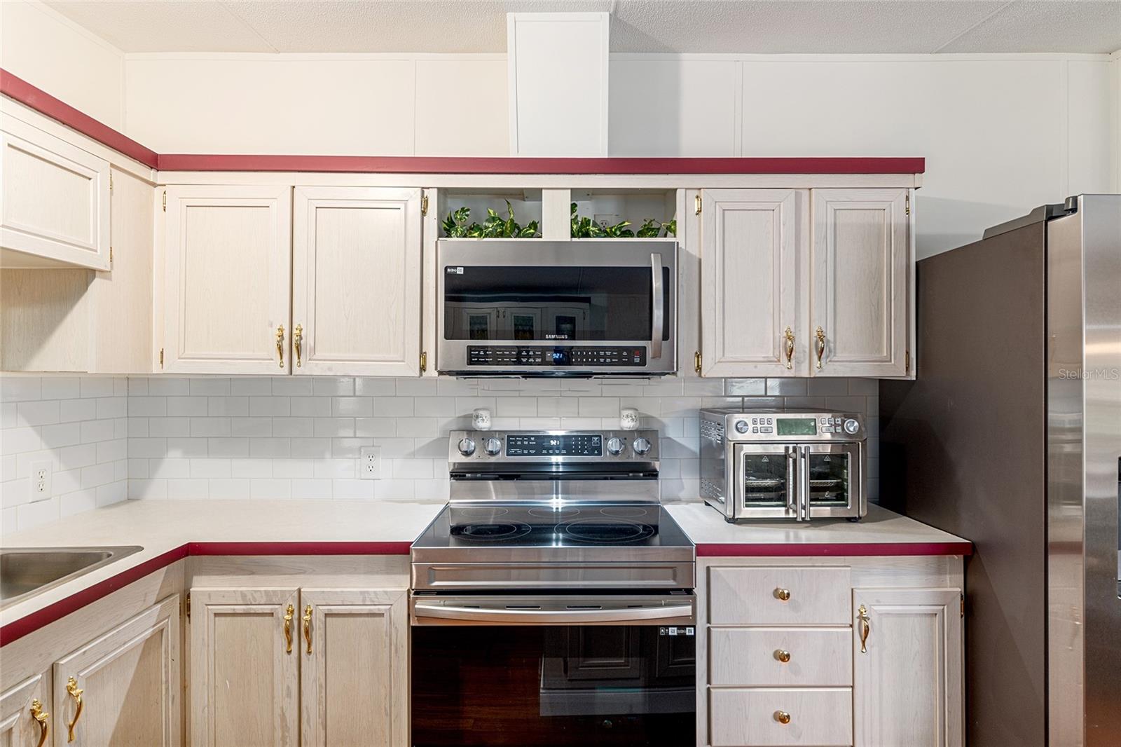 Image 21 of 47 For 610 251st Street