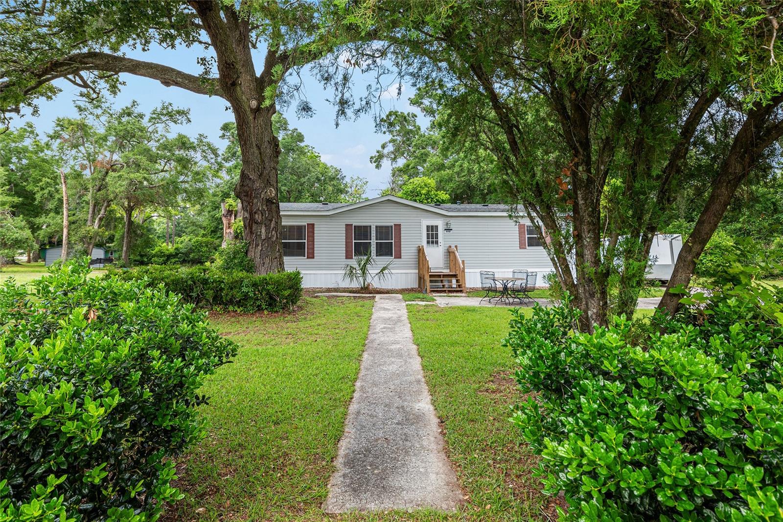 Image 3 of 47 For 610 251st Street