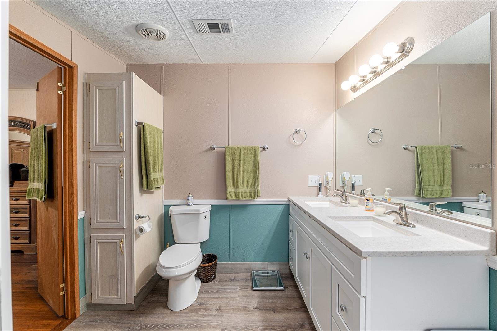 Image 31 of 47 For 610 251st Street