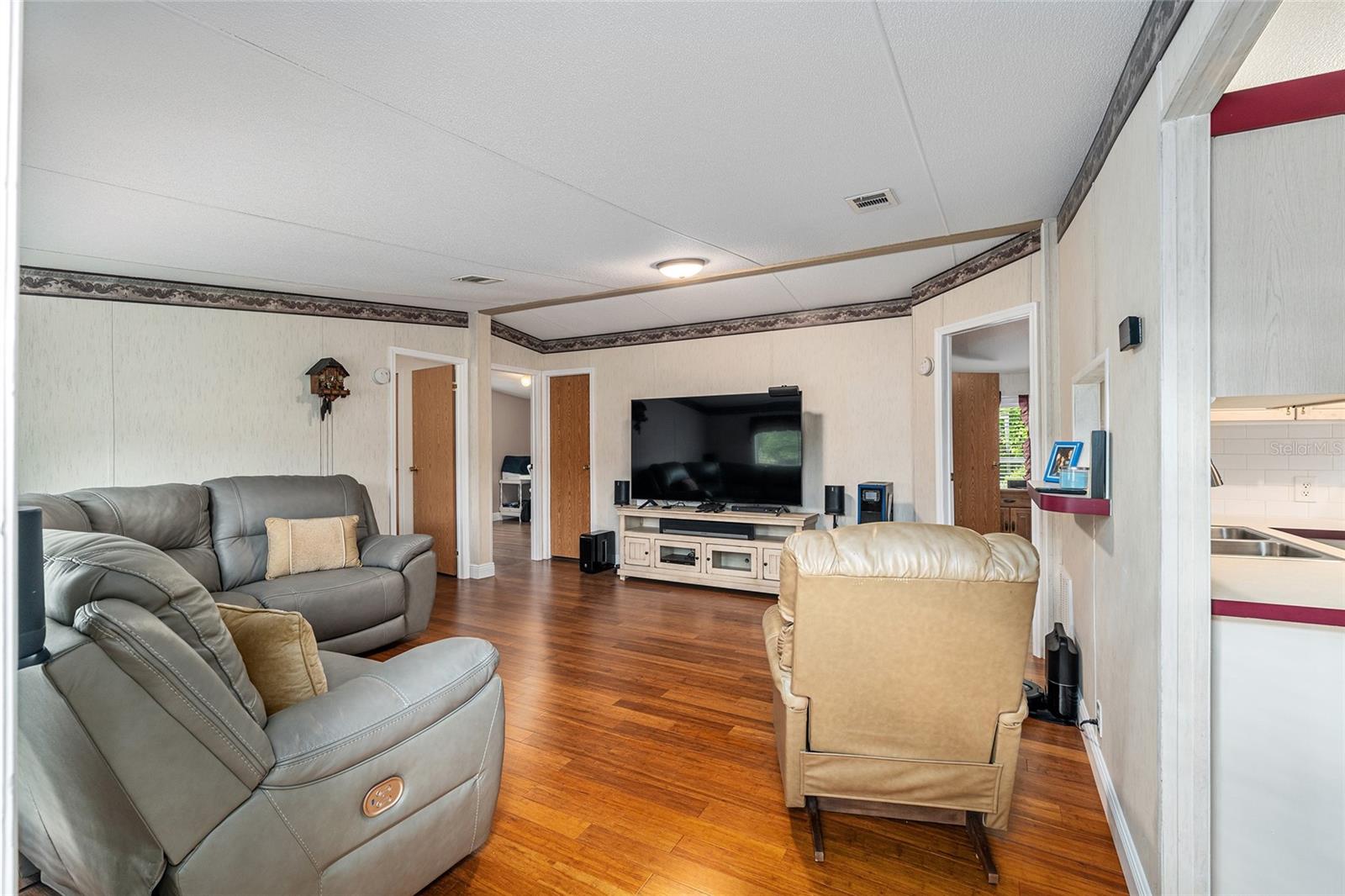 Image 5 of 47 For 610 251st Street