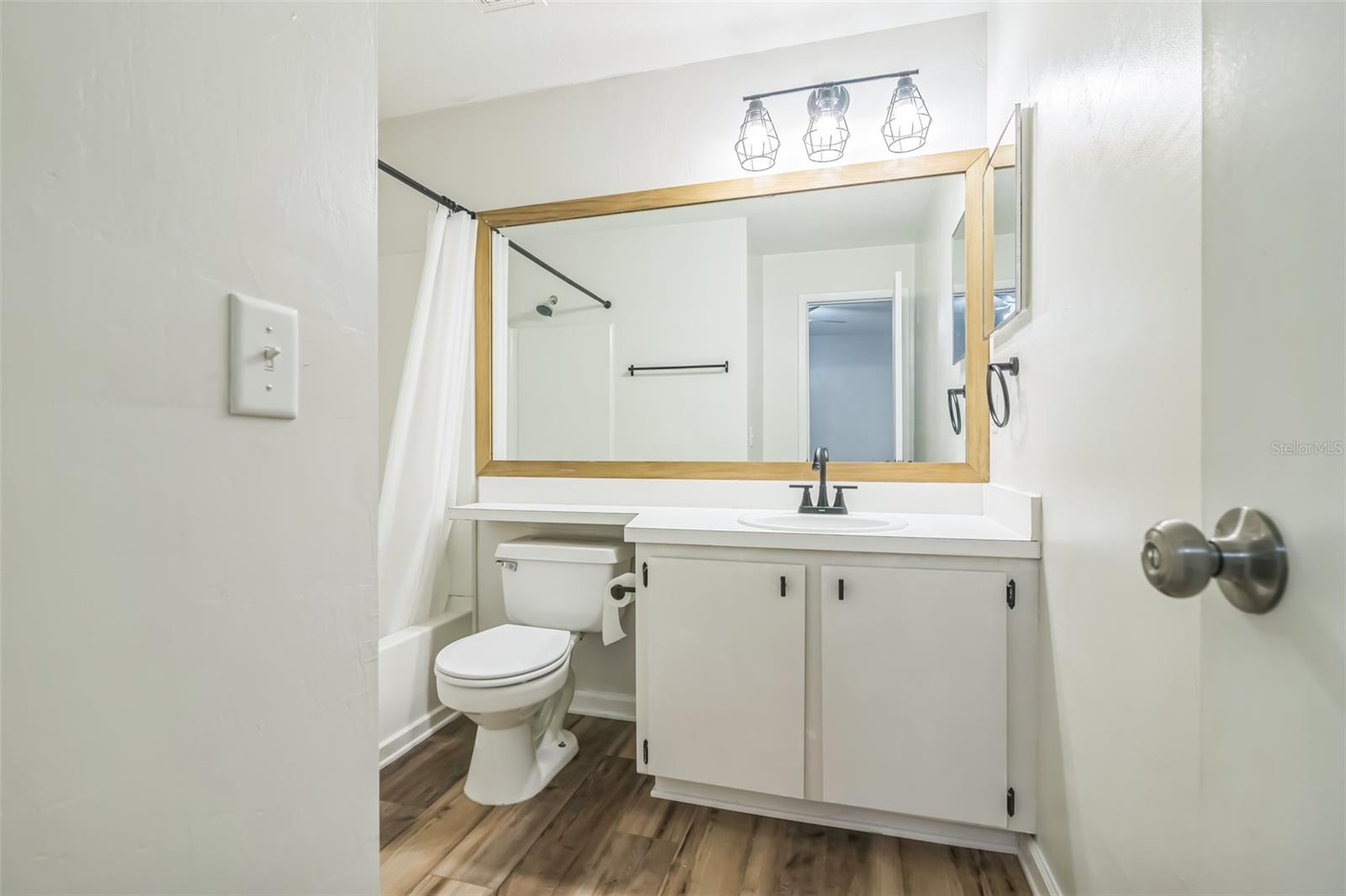 Image 17 of 28 For 3800 20th Avenue 112