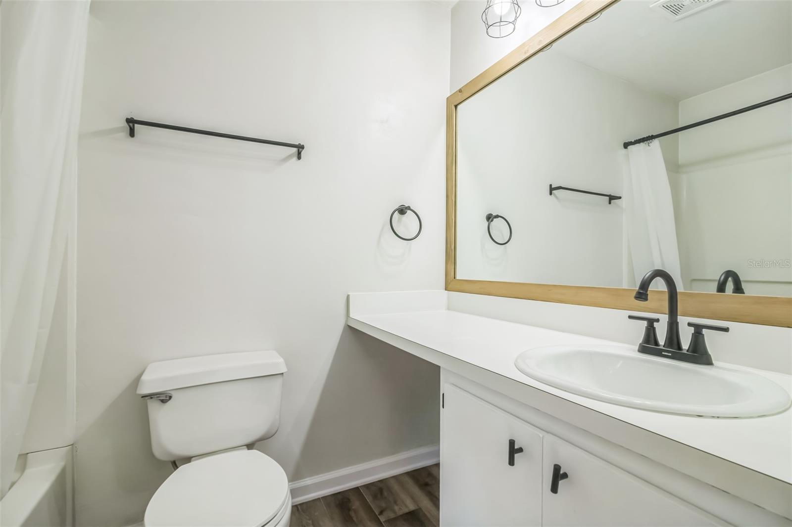 Image 21 of 28 For 3800 20th Avenue 112