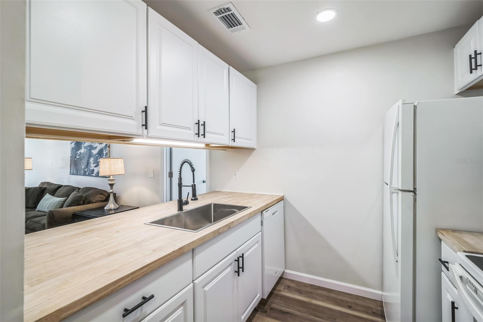 Image 4 of 28 For 3800 20th Avenue 112