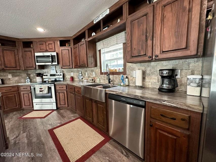 Image 10 of 52 For 9987 136th Street