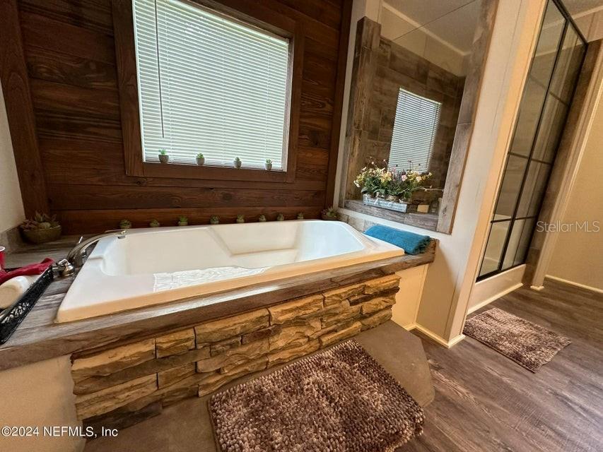 Image 24 of 52 For 9987 136th Street