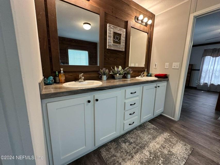 Image 28 of 52 For 9987 136th Street