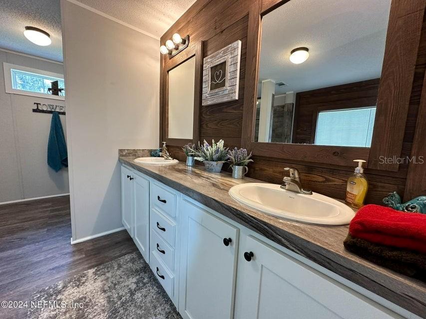 Image 29 of 52 For 9987 136th Street