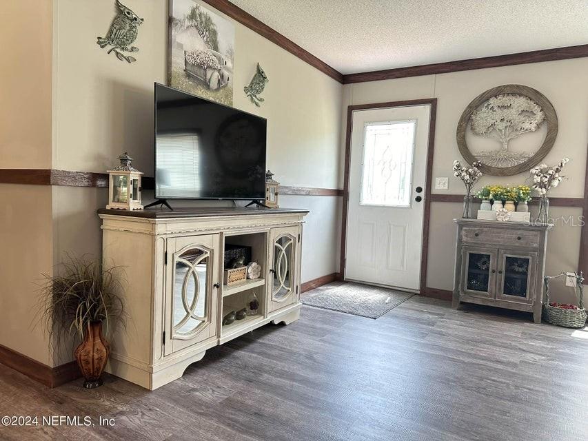 Image 6 of 52 For 9987 136th Street