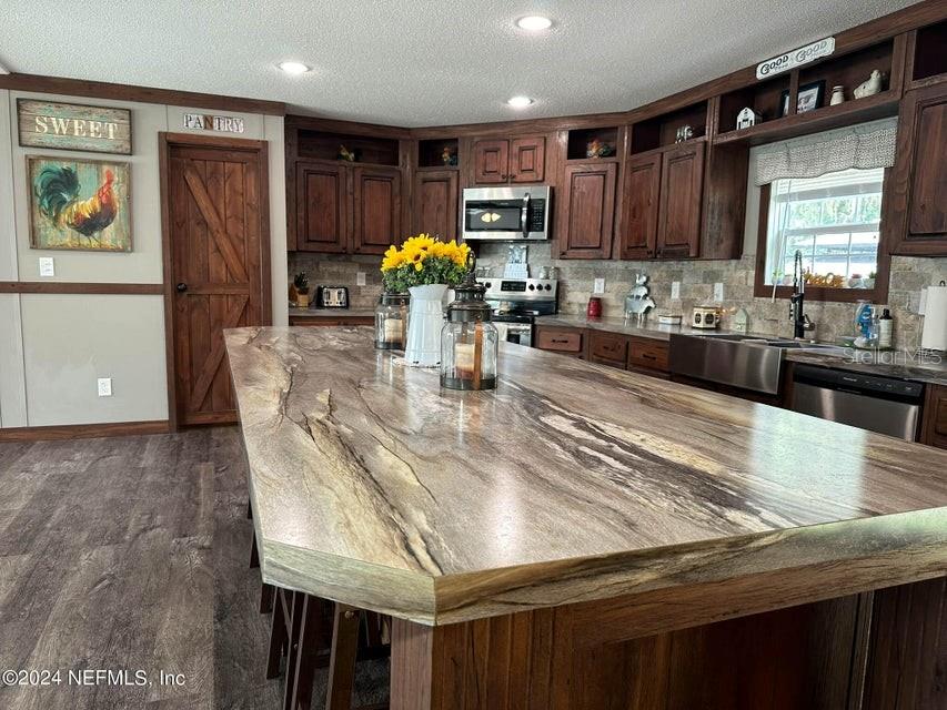 Image 9 of 52 For 9987 136th Street