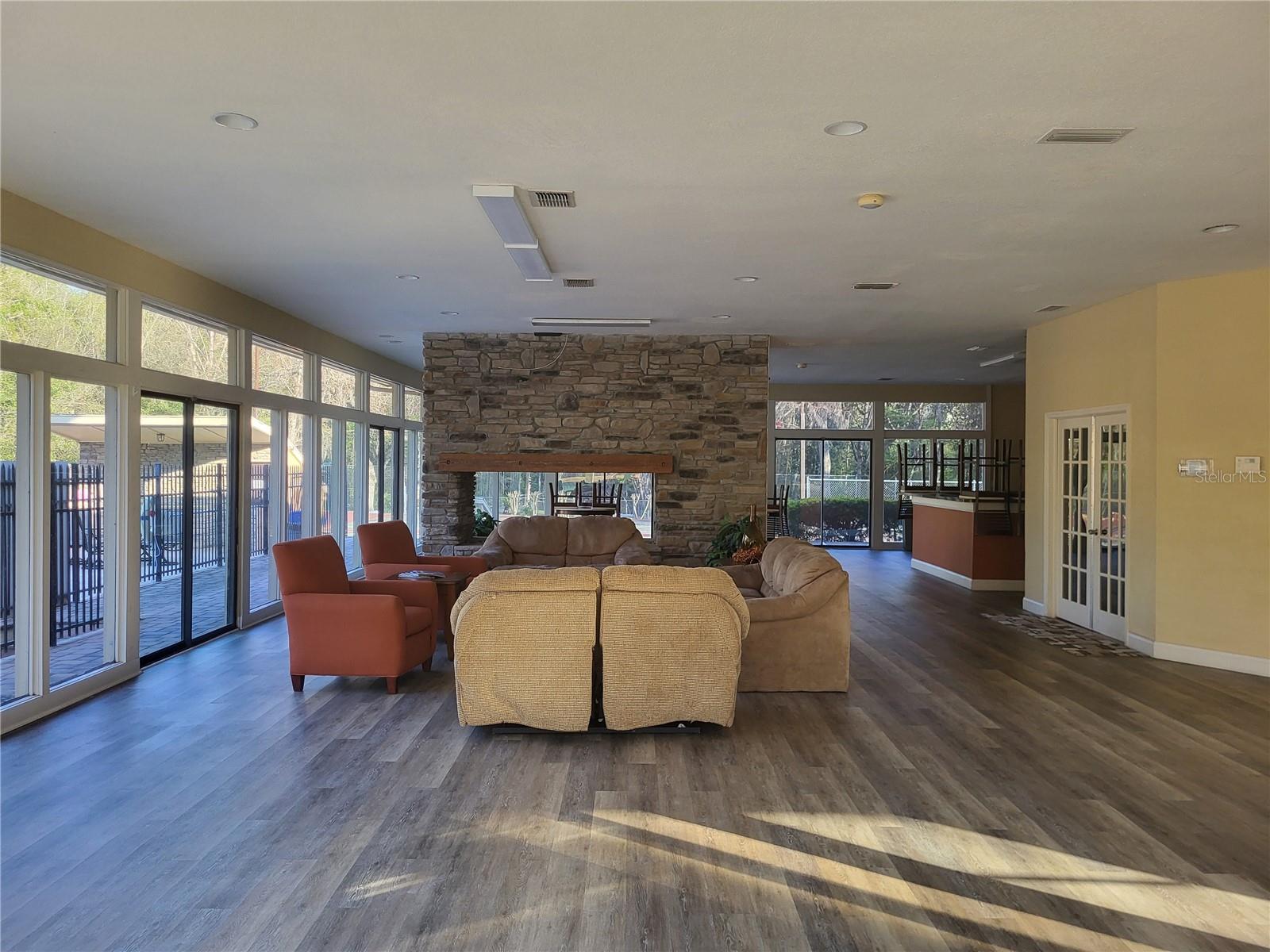 Image 22 of 27 For 1810 23rd Boulevard 114