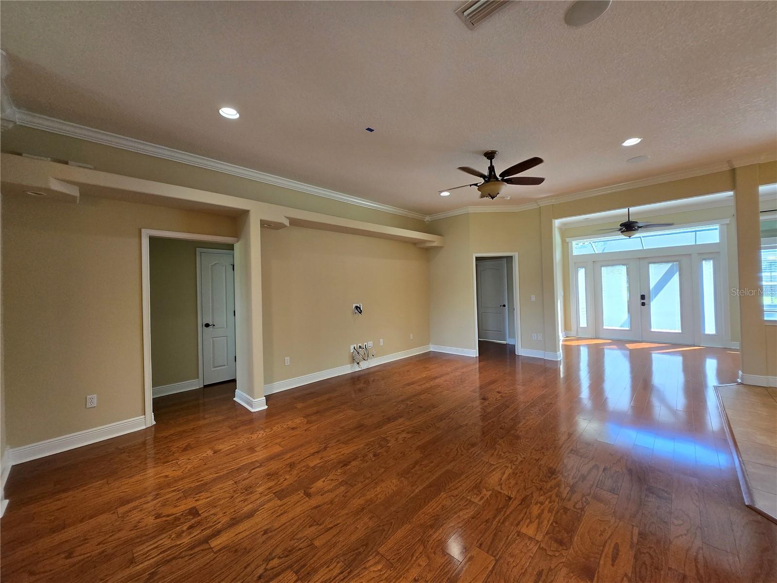 Image 10 of 53 For 9982 101st Avenue