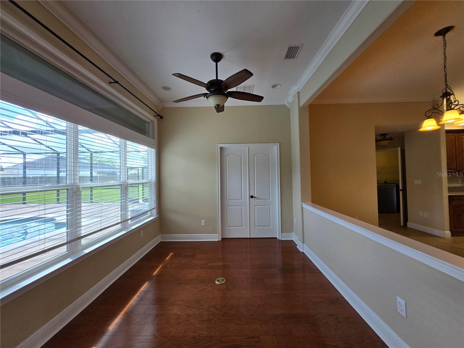 Image 11 of 53 For 9982 101st Avenue