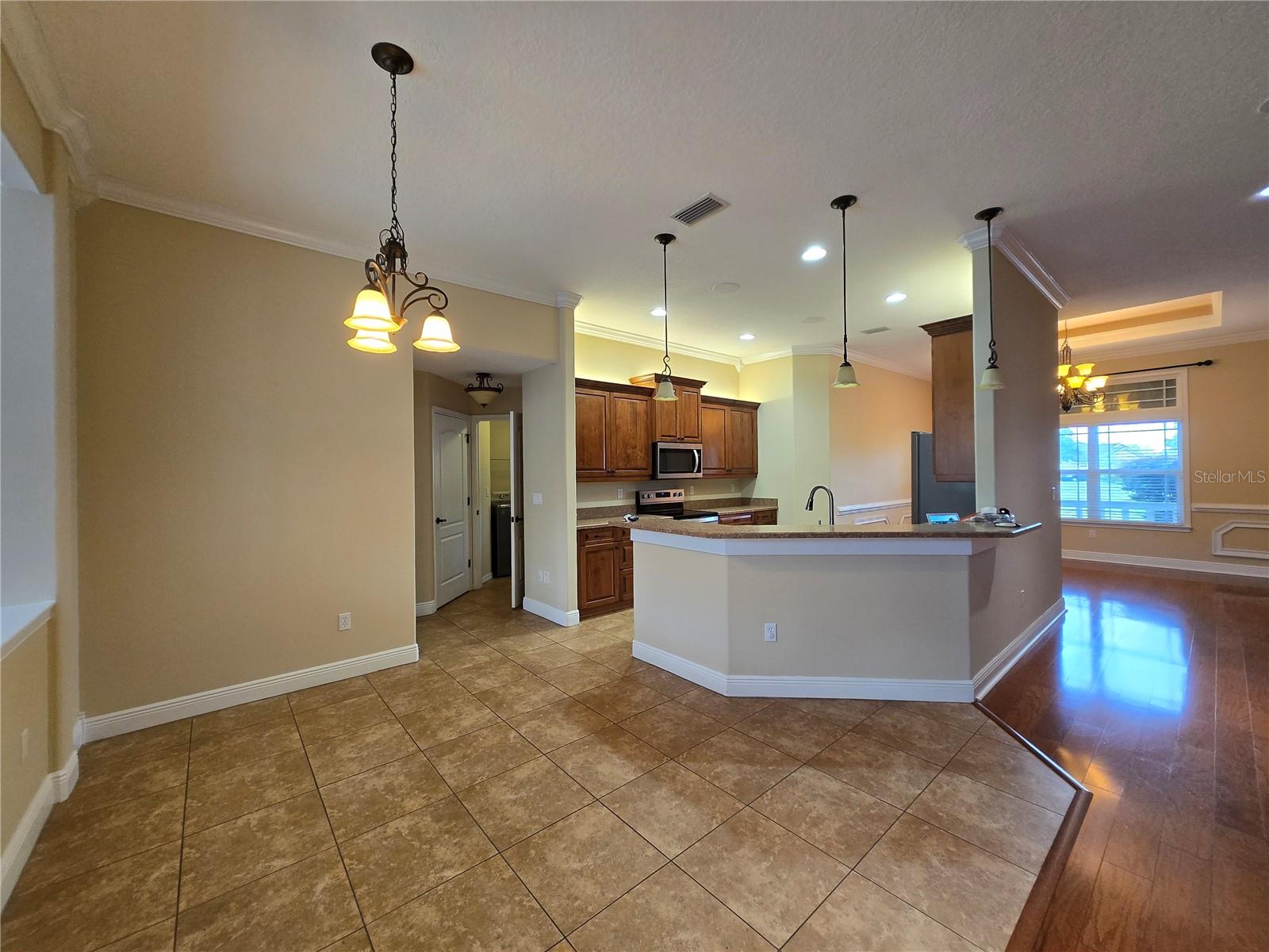Image 13 of 53 For 9982 101st Avenue
