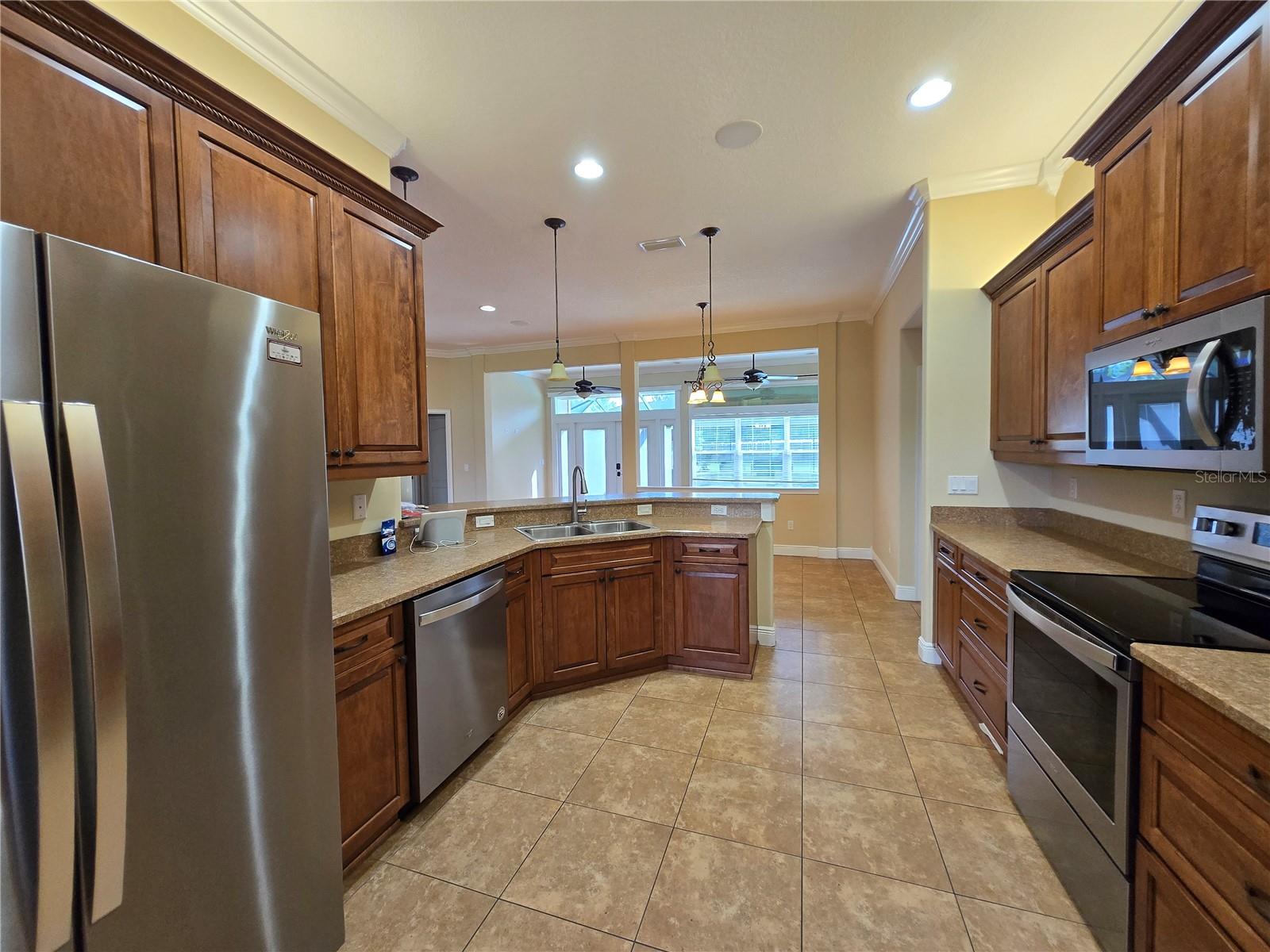 Image 14 of 53 For 9982 101st Avenue