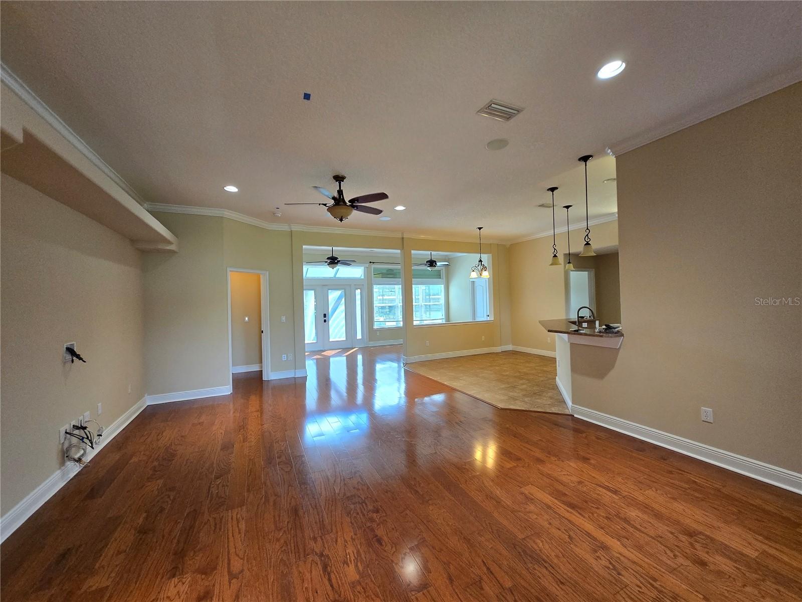 Image 20 of 53 For 9982 101st Avenue