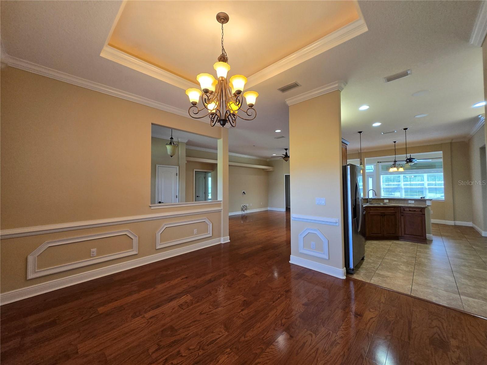 Image 7 of 53 For 9982 101st Avenue