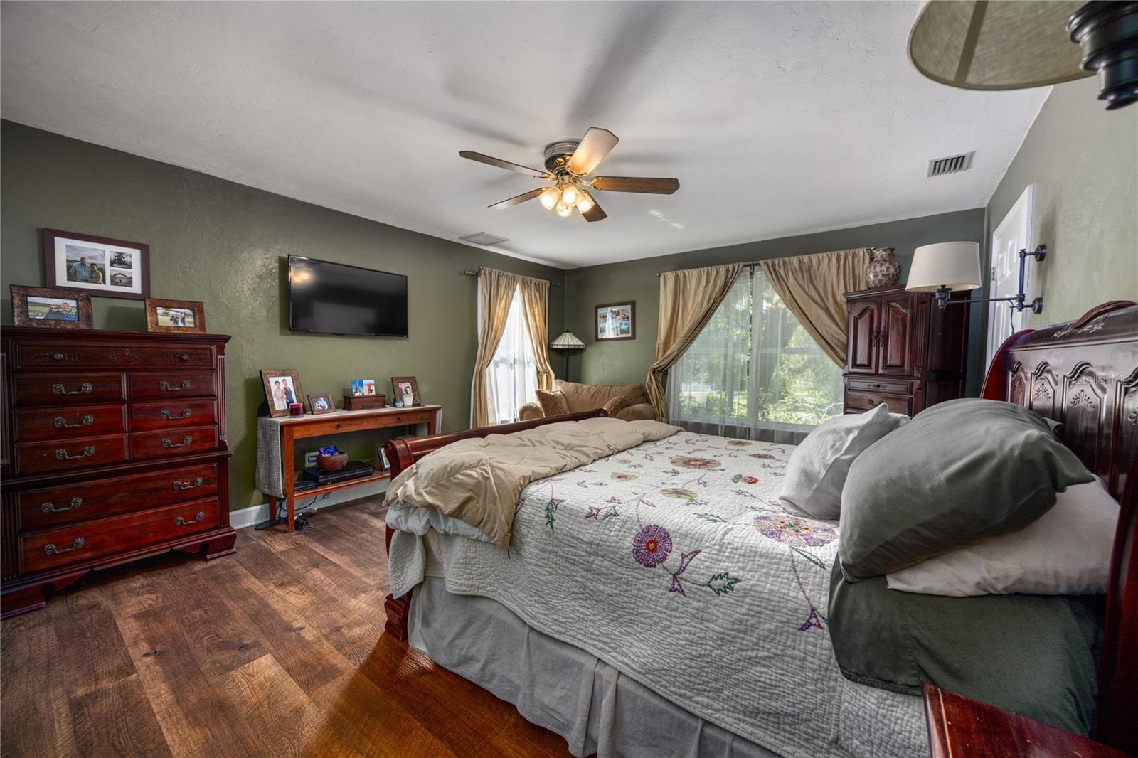 Image 78 of 100 For 4820 59th Street