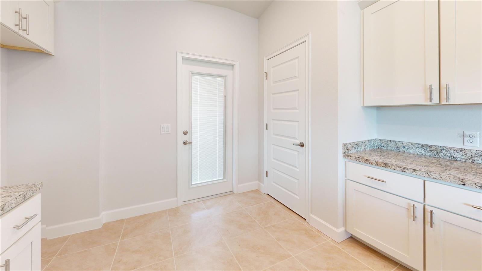 Image 18 of 26 For 3287 Iris Lane