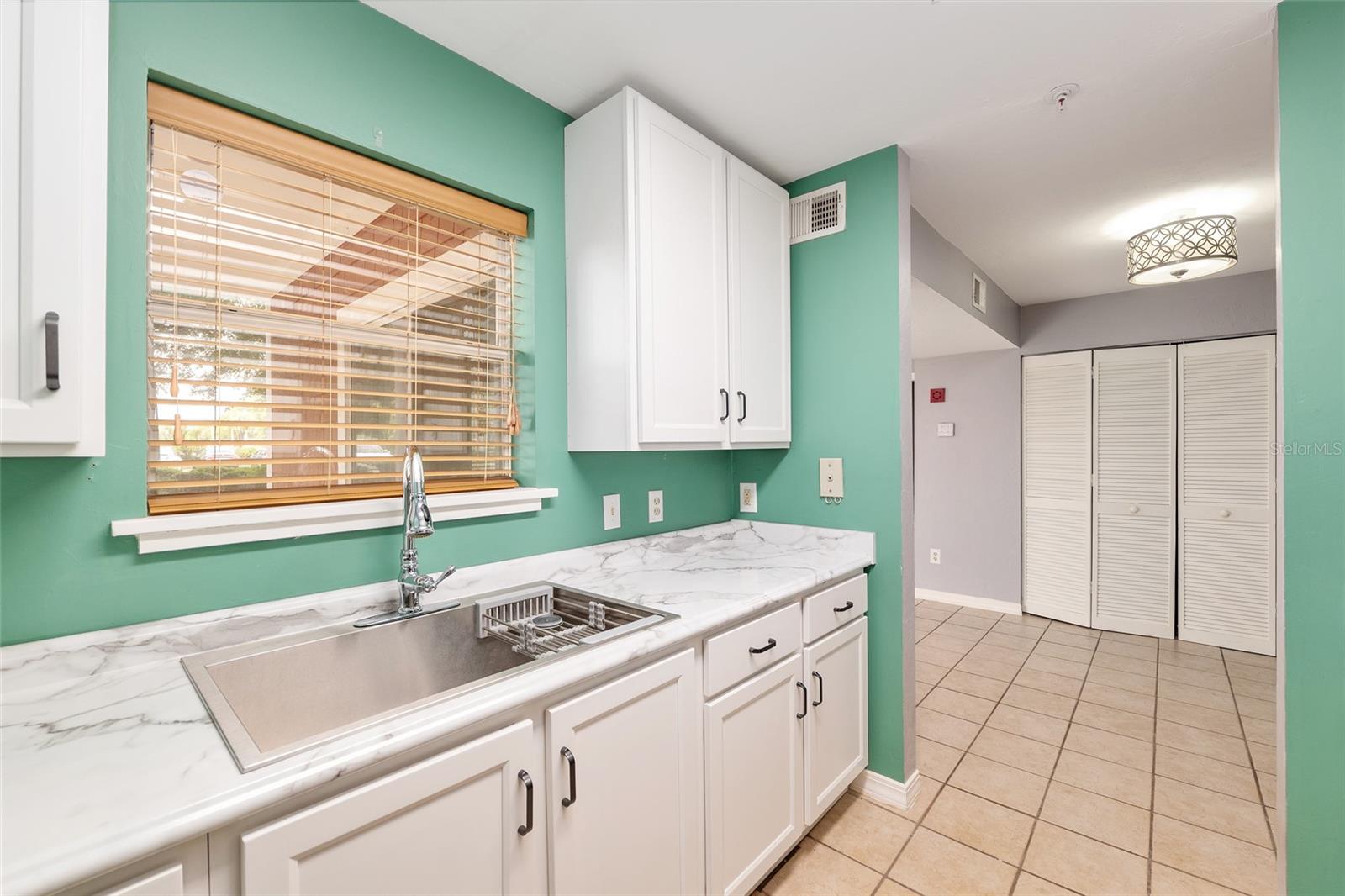 Image 13 of 33 For 2360 Archer Road 1102