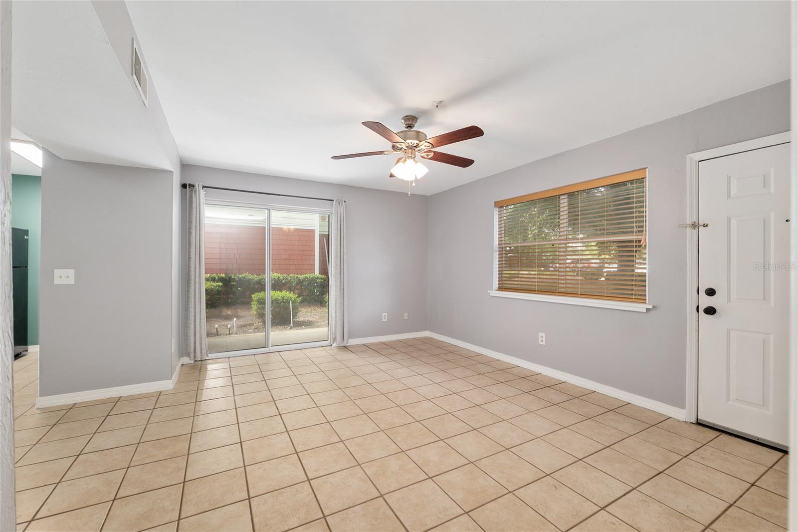 Image 6 of 33 For 2360 Archer Road 1102
