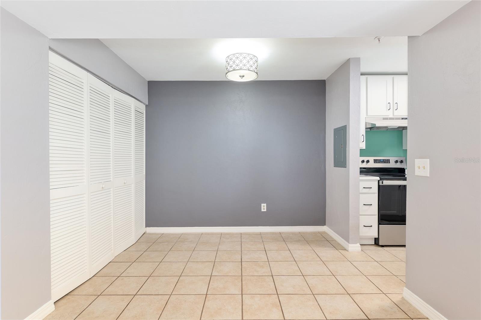 Image 8 of 33 For 2360 Archer Road 1102