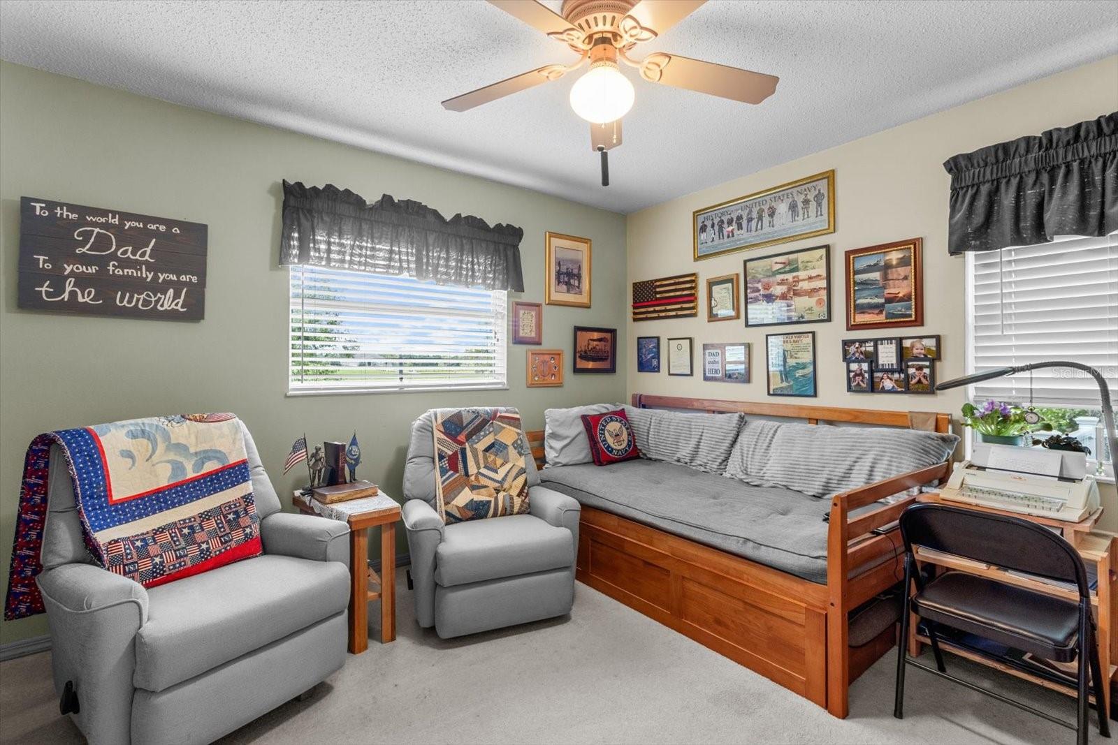 Listing photo id 23 for 1786 Border Avenue