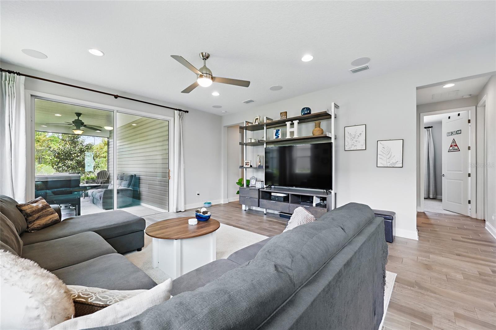 Image 14 of 52 For 1124 Persimmon Drive