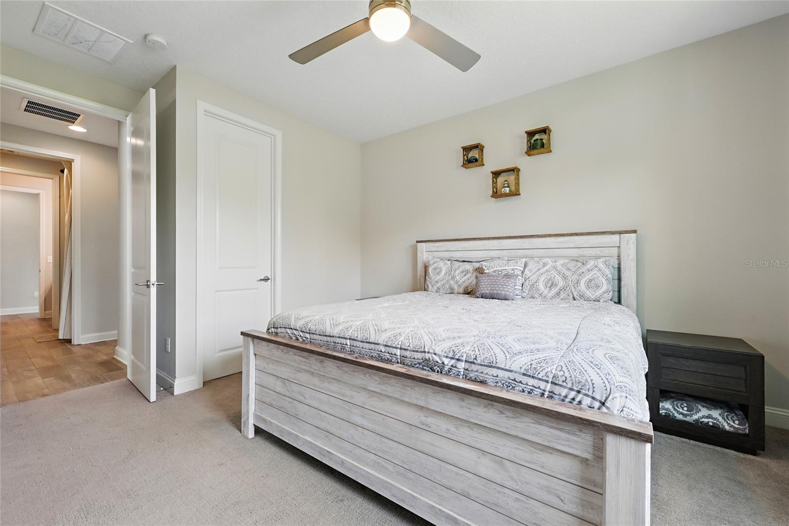 Image 21 of 52 For 1124 Persimmon Drive