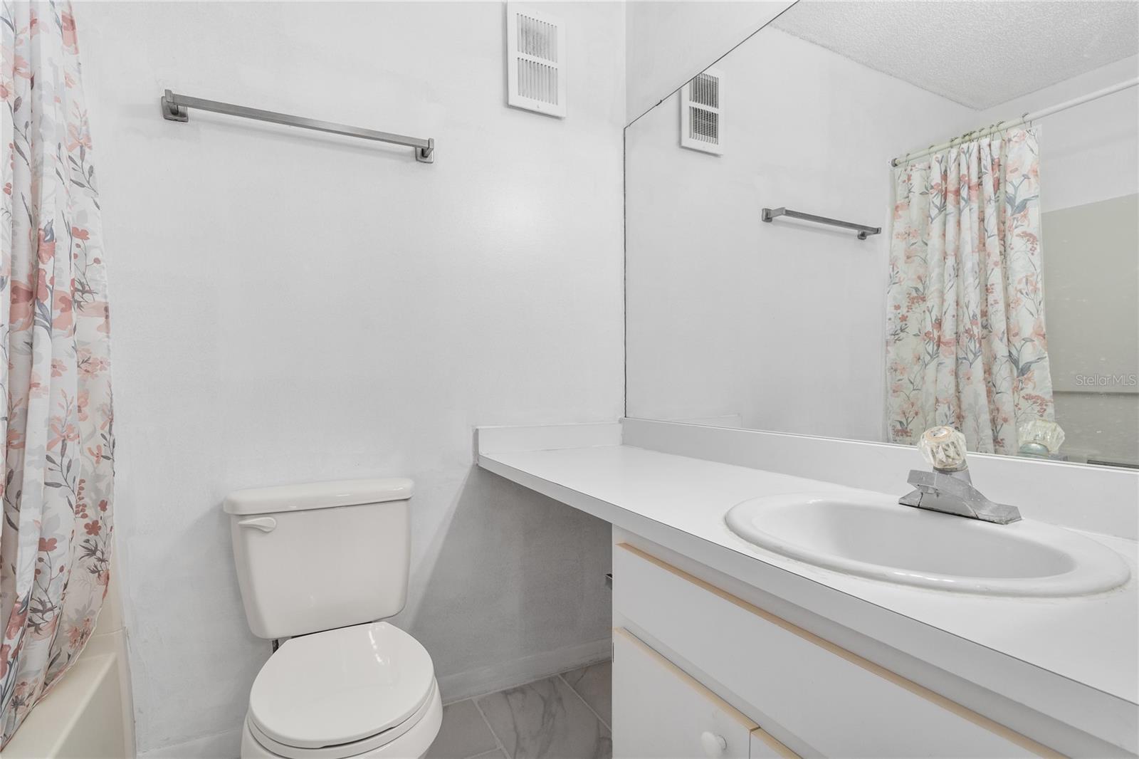 Image 10 of 20 For 3921 34th Street 211