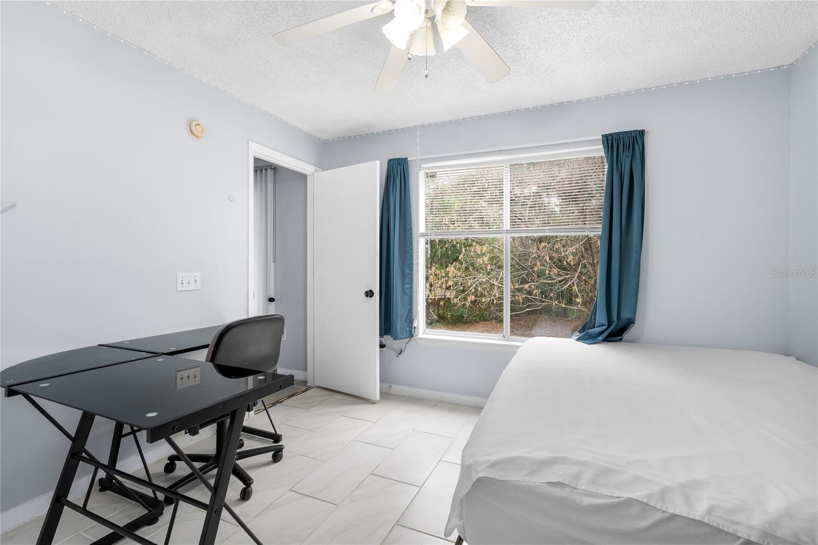 Image 15 of 20 For 3921 34th Street 211