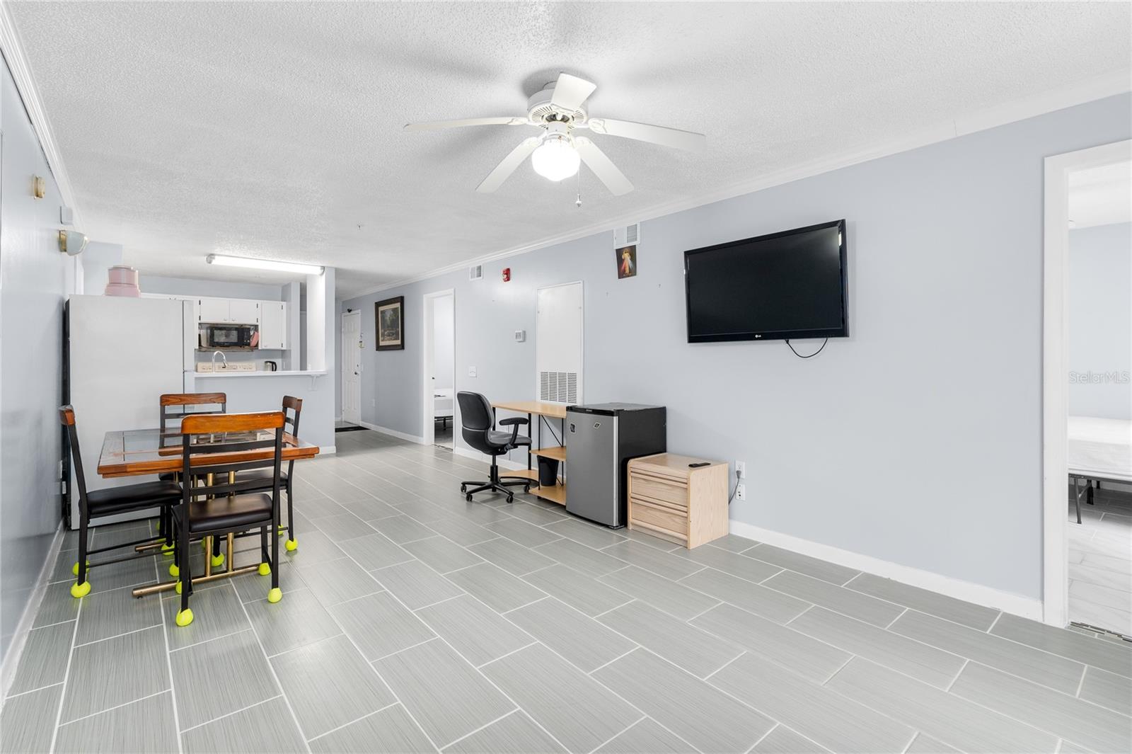Image 2 of 20 For 3921 34th Street 211