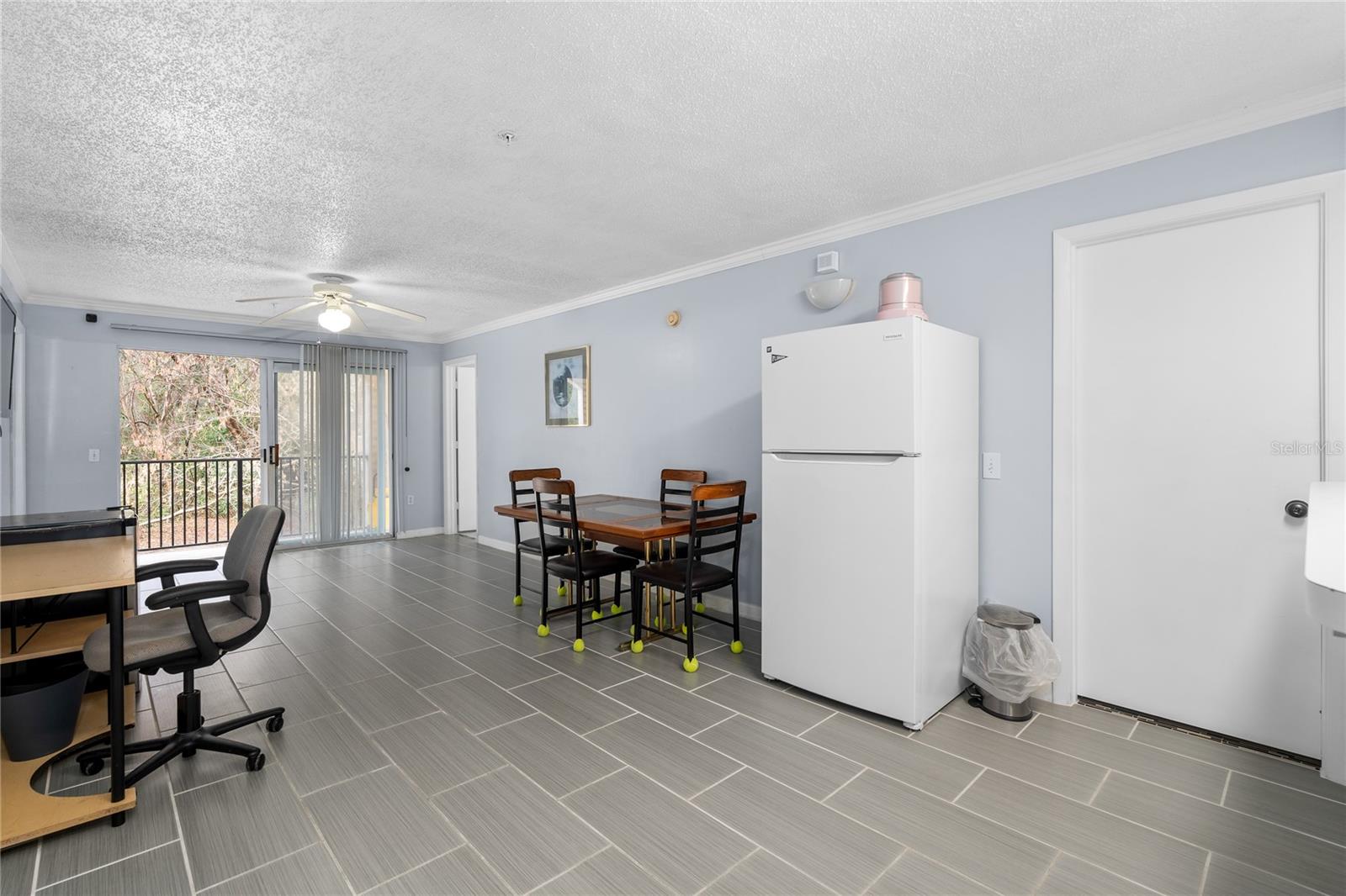 Image 3 of 20 For 3921 34th Street 211