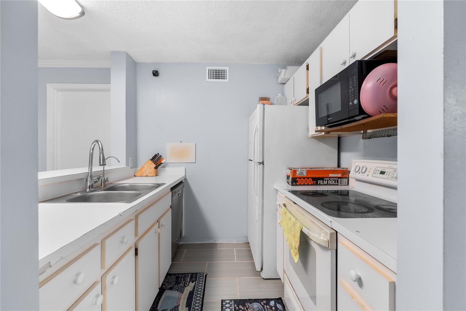Image 4 of 20 For 3921 34th Street 211