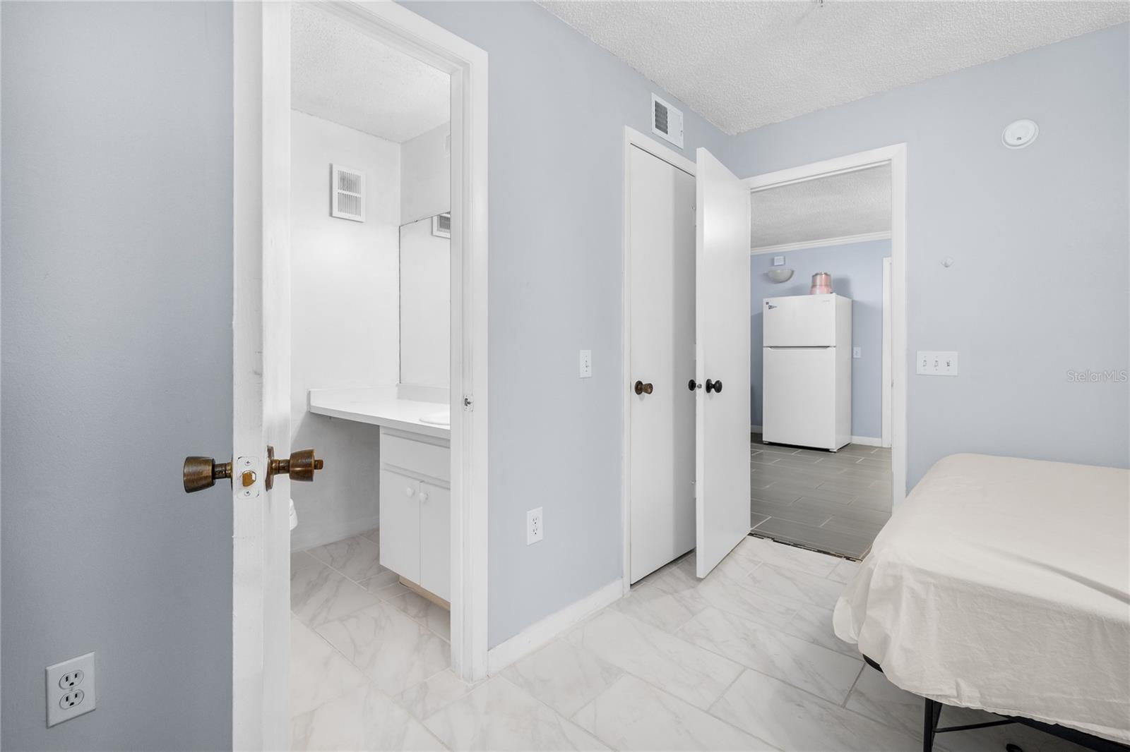 Image 9 of 20 For 3921 34th Street 211