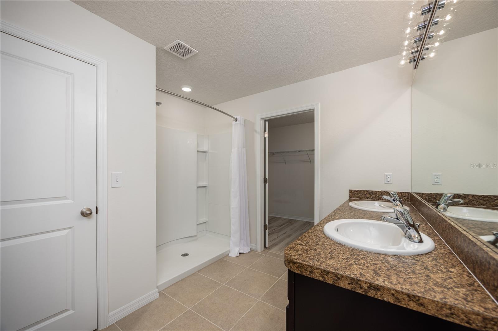 Image 37 of 46 For 19553 229th Street