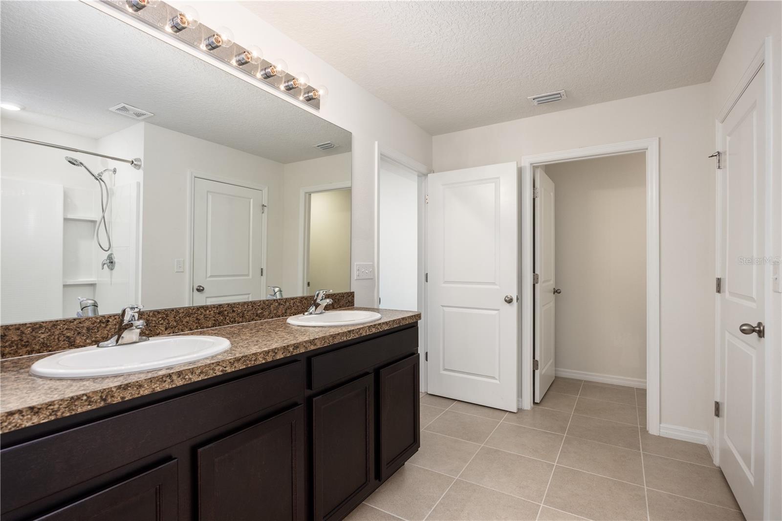 Image 38 of 46 For 19553 229th Street