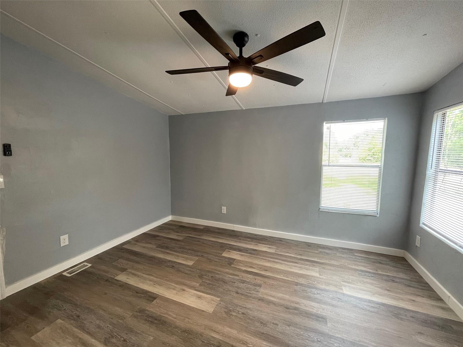 Image 17 of 25 For 10226 76th Terrace
