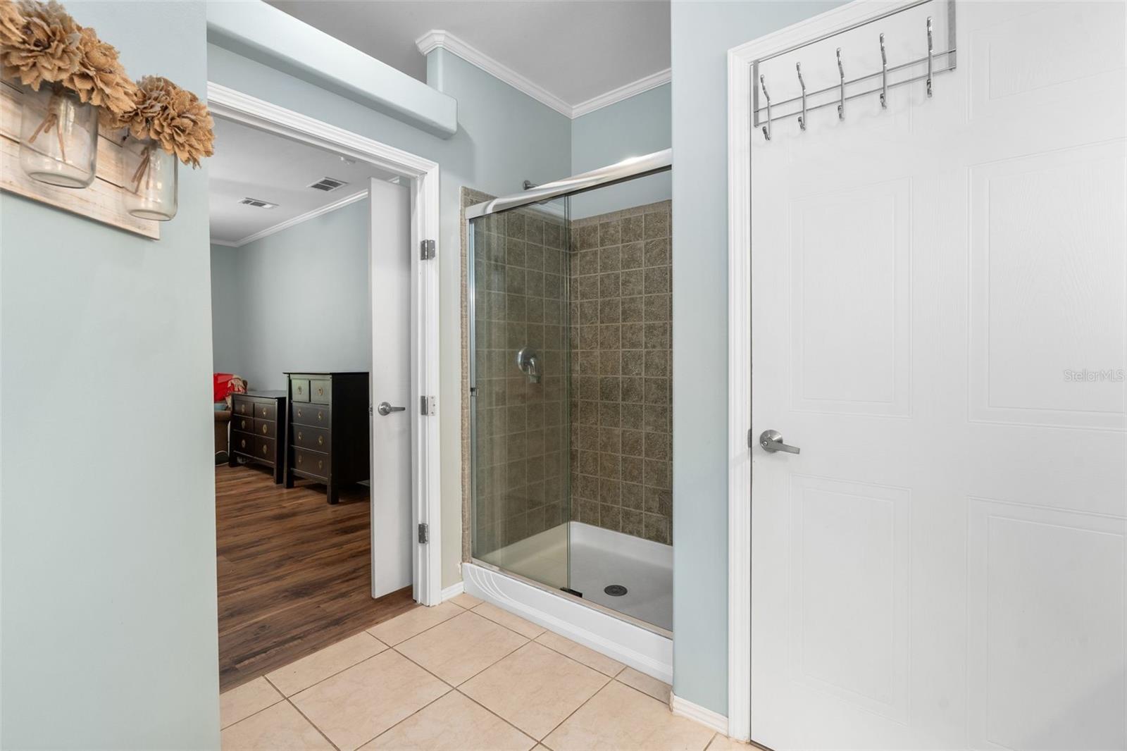 Image 17 of 51 For 14204 70th Street