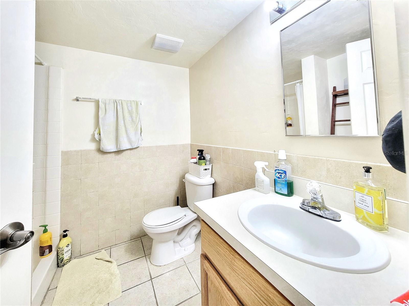 Image 16 of 17 For 1220 1st Avenue 204