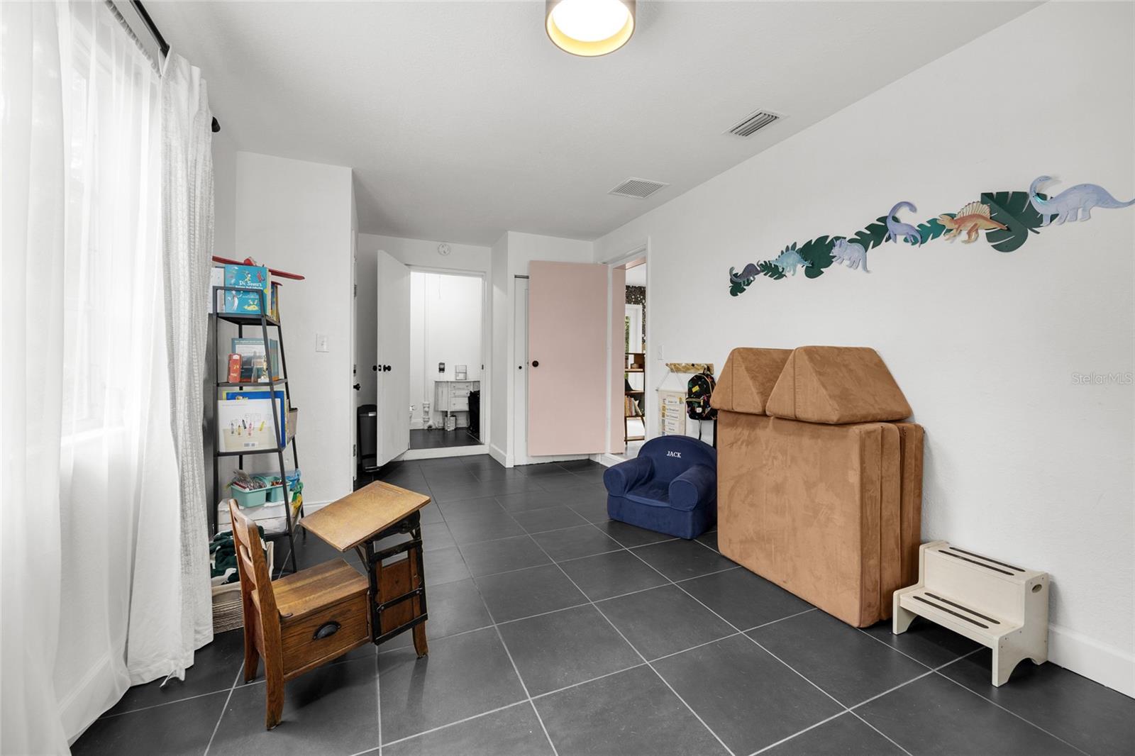 Image 22 of 31 For 541 10th Street
