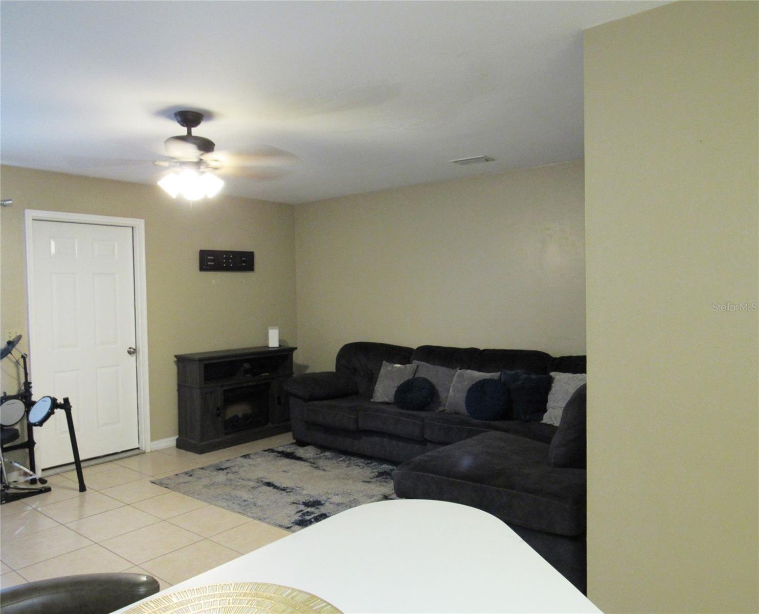 Image 16 of 39 For 2911 38th Place